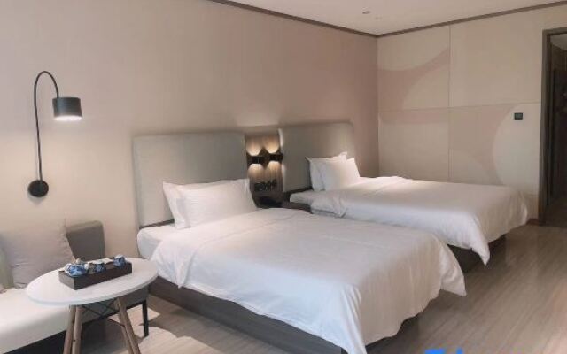 HanTing Hotel (Zhengzhou Zhongyuan Aquatic Products Logistics Port)