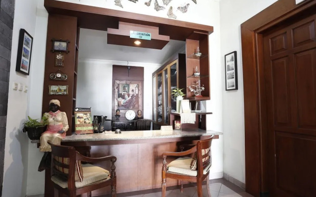 Reddoorz near Lempuyangan Station 2