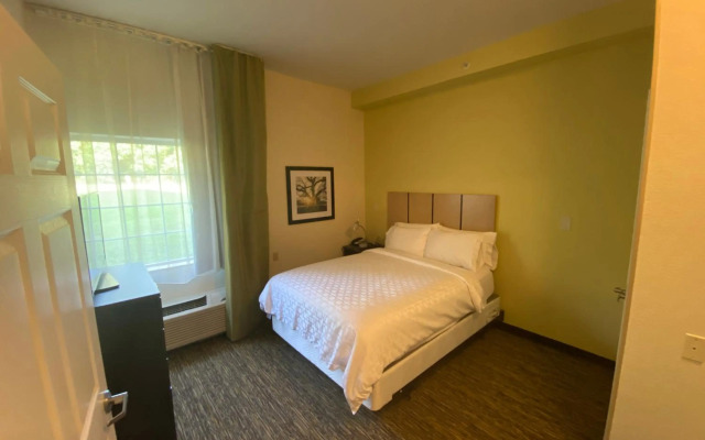 Candlewood Suites Hattiesburg by IHG