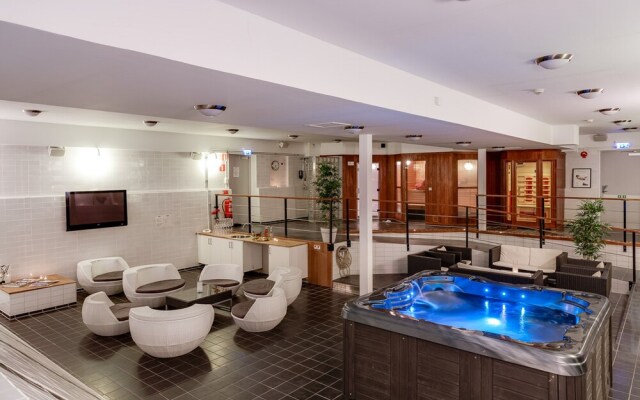 First Hotel Ett