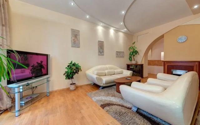 Apartments on Klovs'kyi