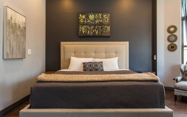 Mccormick Place Guest House