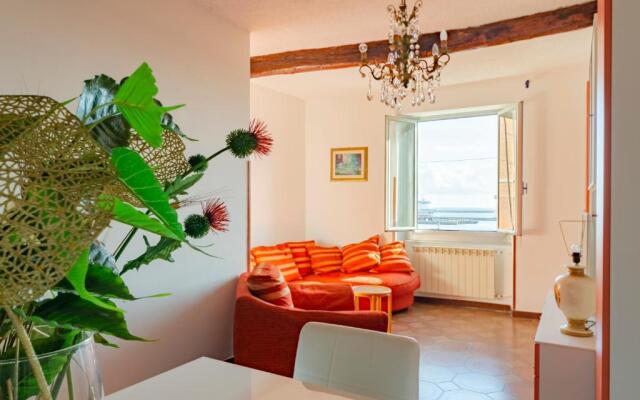 JOIVY Sunny 2-Bed Flat Near Aquarium