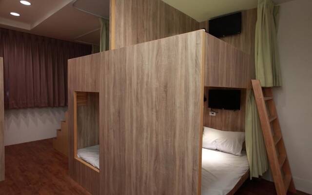 Bears Line Hostel