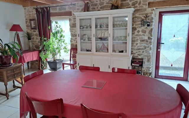 Stone House in Lilia Near Ile Vierge Lighthouse