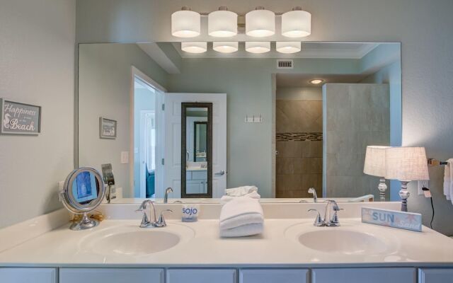 Crystal Shores W 301