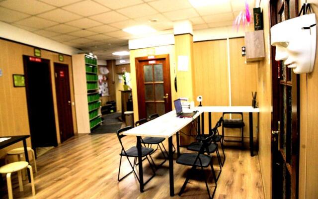 Бауманская (на ул. Бакунинская)