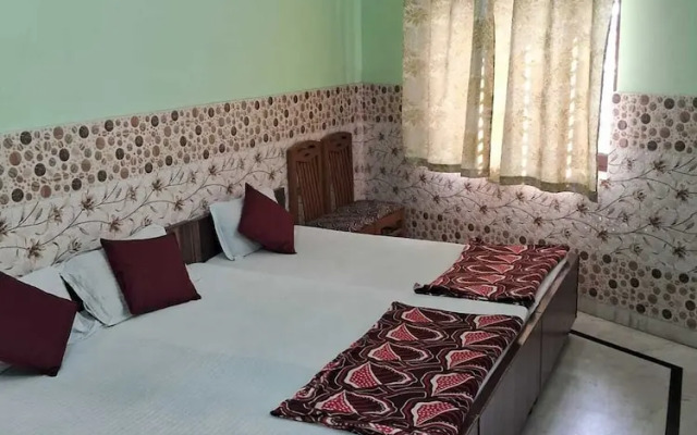 Maa Saraswati Atithi Bhavan