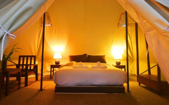 Chiangkhan River Green Hill