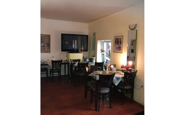 City Hotel-Garni