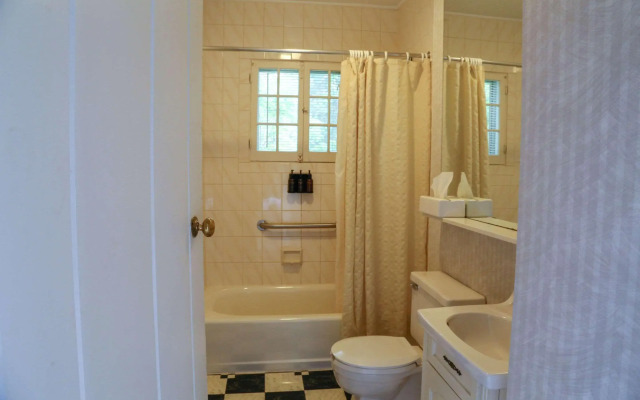 Bluebird Cady Hill Lodge