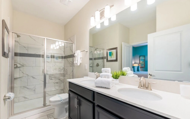 INTerlocking Drive Villa Champions Gate 2