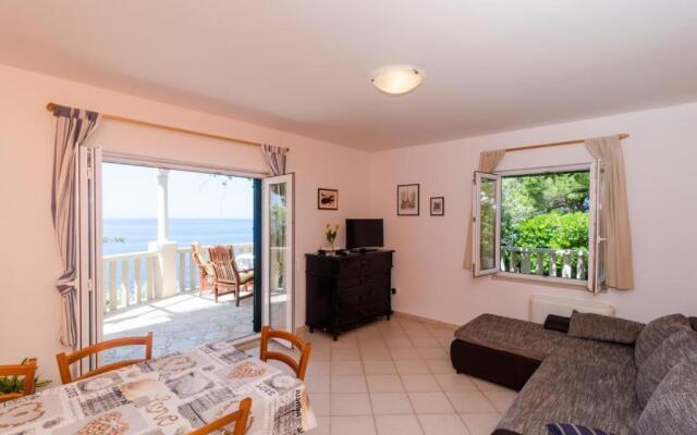 Apartments Plavac Mali