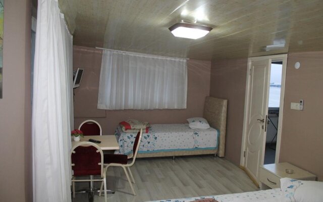 Kirmizi Yali Motel