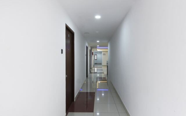Capital O 63727 Mythri Hotel