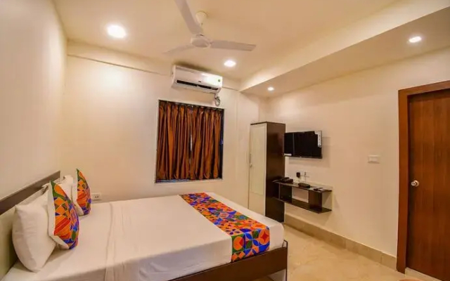 Fabhotel Moubani Residency