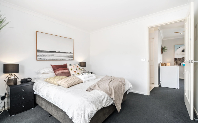 Madsen Retreat – Guest Rooms – Penguin