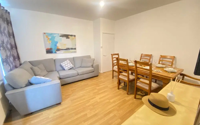 London City Escape With 2 Bedrooms