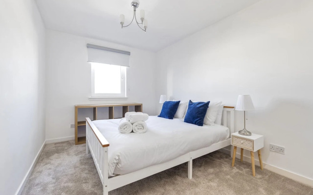 JOIVY Stunning 2-Bed Flat W/ Free Parking