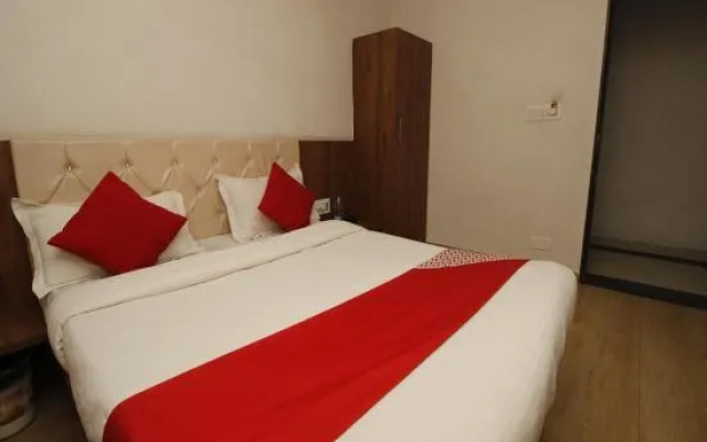 Oyo 38762 Hotel Lucky Inn