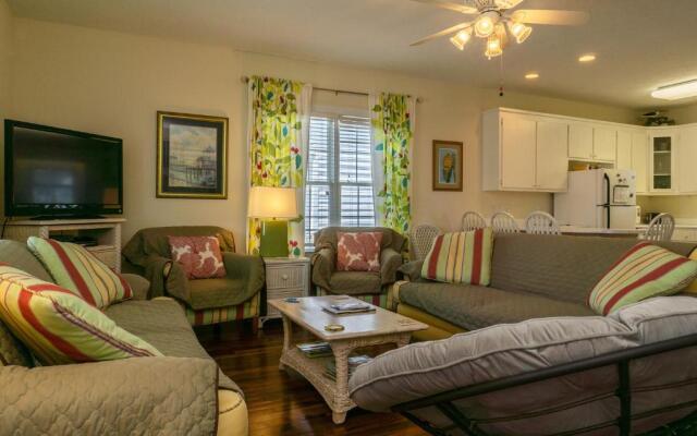 Beach Joy by Oak Island Accommodations