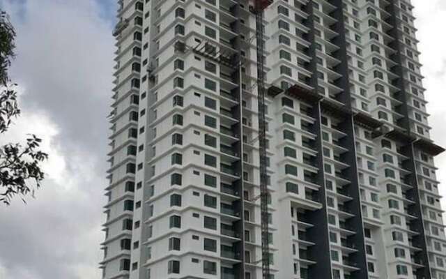 The Raffles Suites by Stayshare Homes