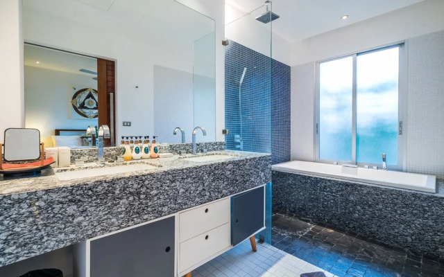 Parinda Villa in Naka Hills