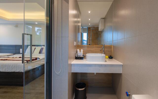 Redpine Condotel