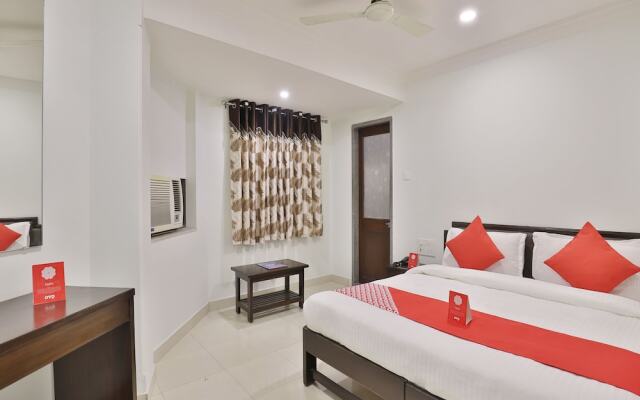 OYO 11007 Hotel Amity