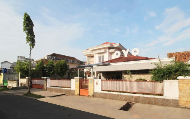 OYO 2593 Mawar Homestay