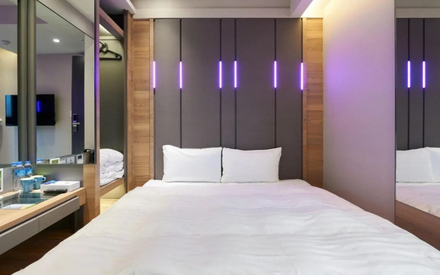 Kiwi Share Hotel - Zhongli Station Branch - Hostel