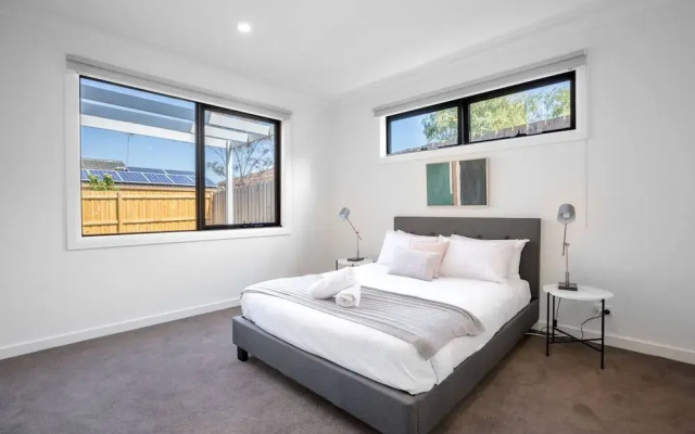 WoW Factor!luxe 4BR Townhouse@glen Waverley
