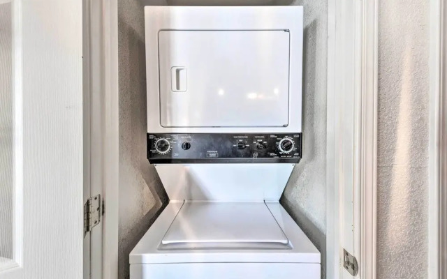 Bright Cloudcroft Condo w/ Game Room + Deck!