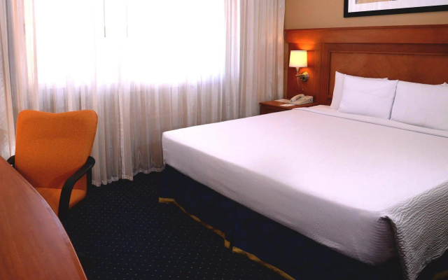 Courtyard By Marriott Cancun Airport