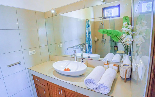 Air Sanih Beach Villa