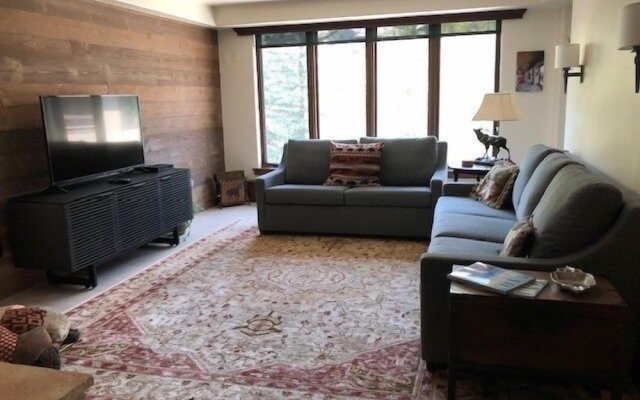 Luxurious 1br+loft - Ski-in/ski-out Access To Beaver Creek 1 Bedroom Condo by RedAwning