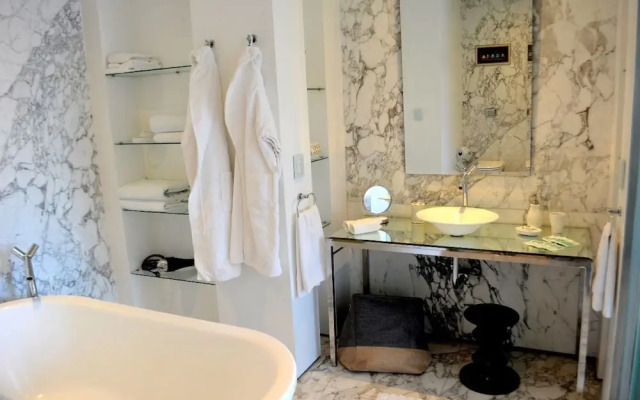 Residence Master Suite in Porteño Building