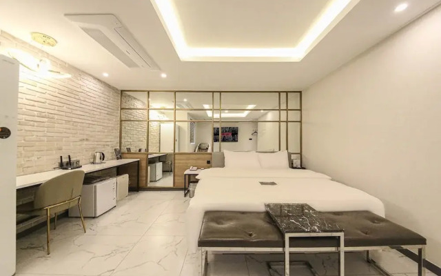 Hotel 24st Urban Brown Seosan Lake Park