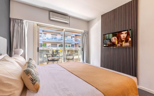 2BR Family Apt Puente de la Mujer View