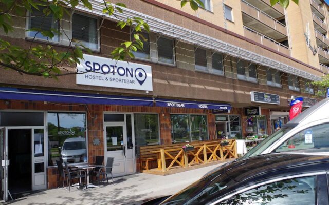 Spoton Hostel & Sportsbar