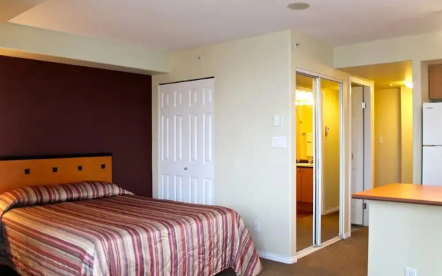 910 Beach Avenue Apartment Hotel