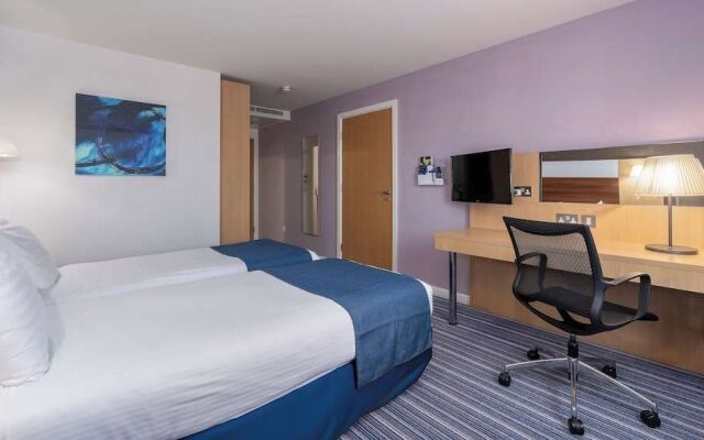 Holiday Inn Express Leigh - Sports Village