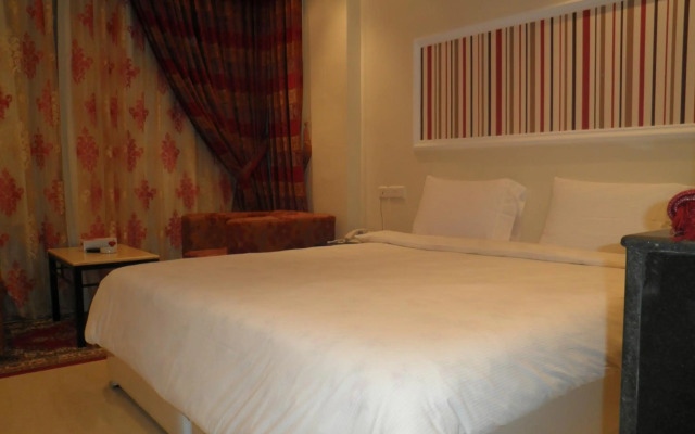 Marina Royal Hotel Suites