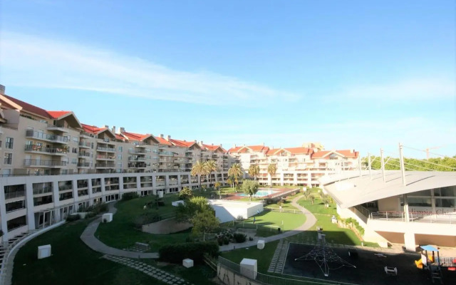 Modern Apartment in Luxurious Condominium