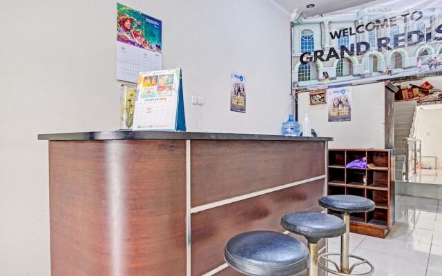 OYO Life 90544 Grand Redisa