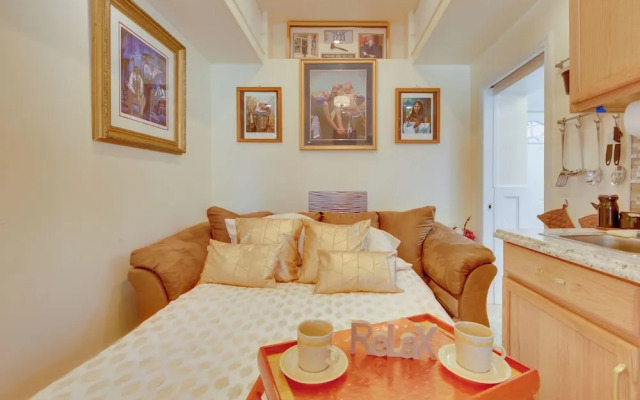 Cozy & Convenient Elmont Retreat w/ Patio!