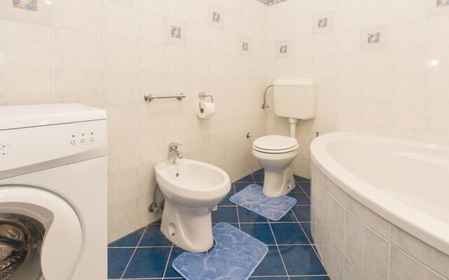 Nice Home in Buje With Wifi and 1 Bedrooms