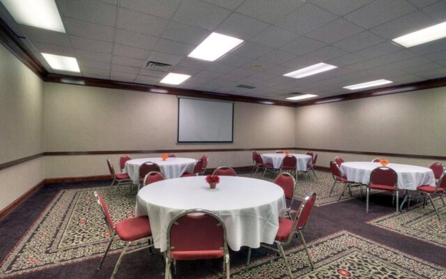 Clarion Inn Near Baylor University