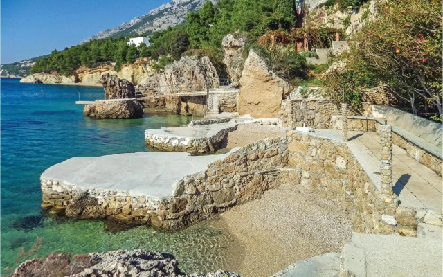 Three-Bedroom Apartment Omis with Sea view 07