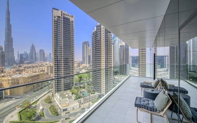 Maison Privee - Luxury Apt W/Burj Khalifa Vw & Dubai Canal Access